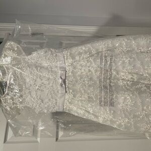 White lace A-line communion/flower girls dress